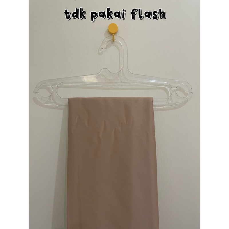 PRELOVED *KAIN SILK WARNA COKLAT SUSU*