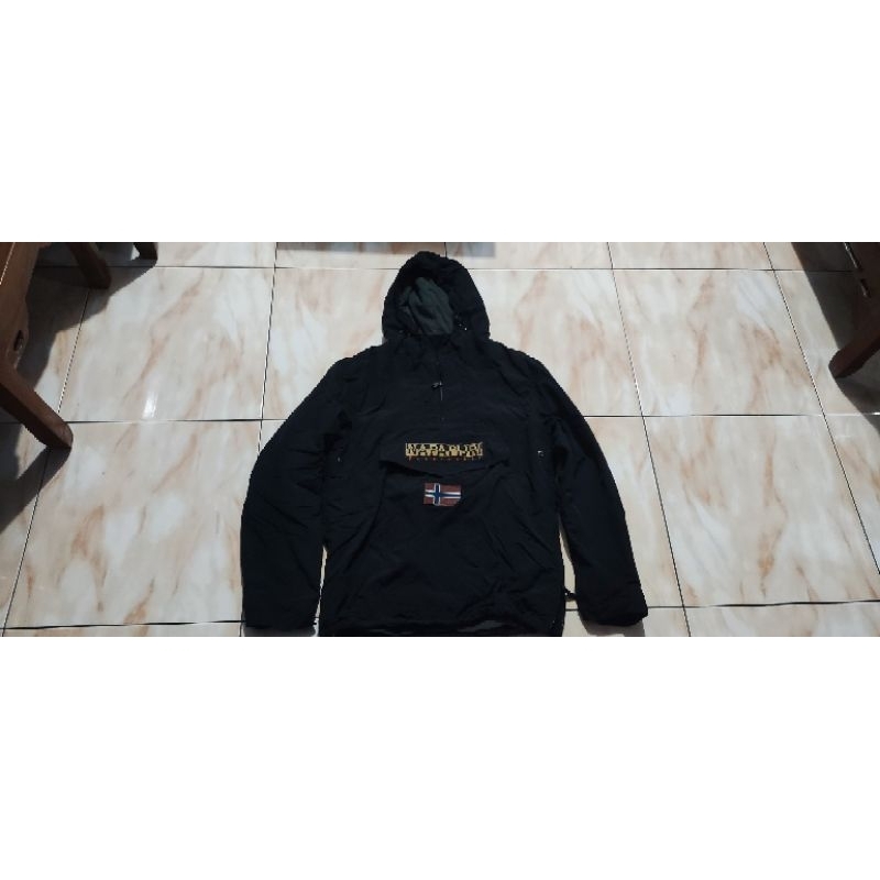 Jaket NapaPijri winter warna hitam second Ukuran L
