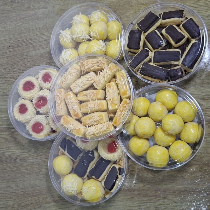 

KUE LEBARAN NASTAR, THUMPRINT COOKIES, KASTENGEL, CHOCO STIK COOKIES TOPLES 350-400GR