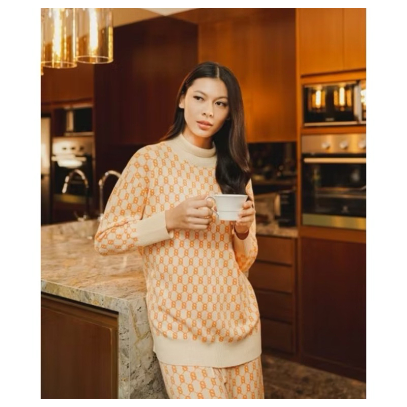 preloved Buttonscarves The signature comfy sweater