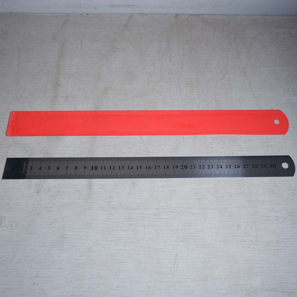 

[12 Pcs] Paket Hemat Grosir Penggaris Stainless Steel 30 Cm Murah 1 Kotak Isi 12 Pcs