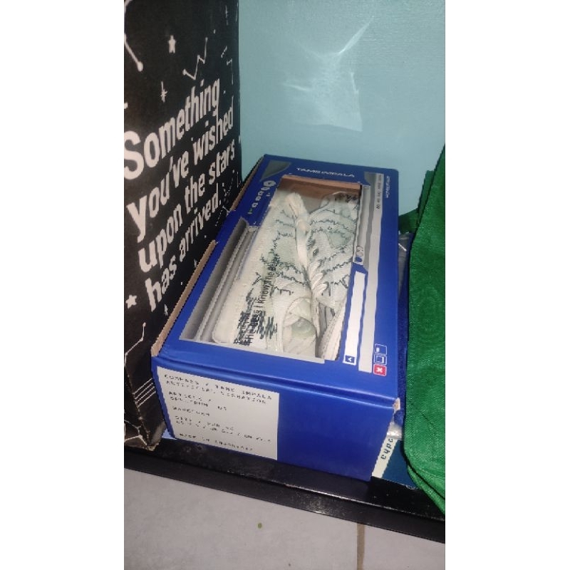 Preloved Compass Tame Impala BNIB