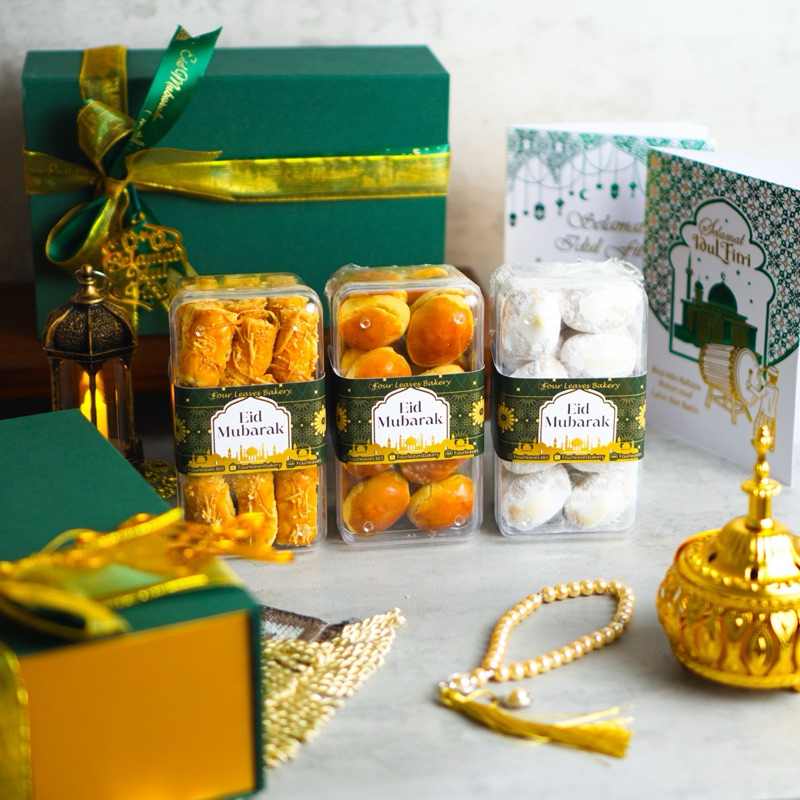 

Hampers Deluxe lebaran / hampers lebaran / parcel deluxe lebaran / lebaran / nastar wisman / kastangel / 3 toples / putri salju / nastar pandan / choco cornflakes / hardbox / ramahdan / idulfitri