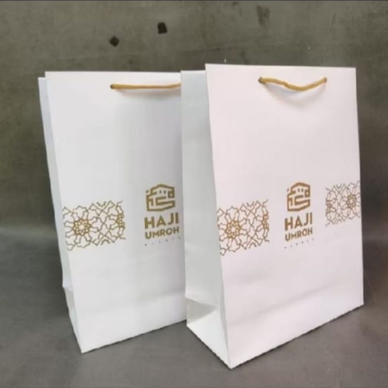 

paperbag haji umroh ukuran 18x7,5,x25