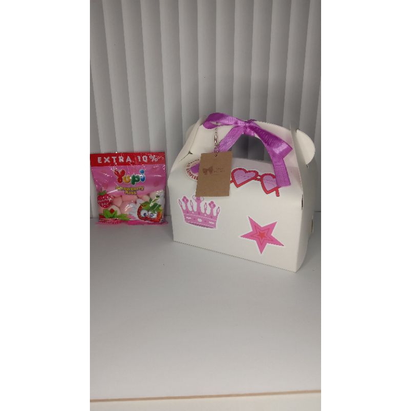 

Gift Gable box medium uk 16x9x11 | sunshine bya