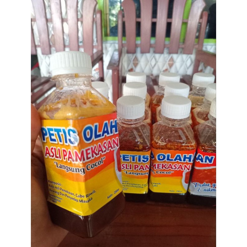 

Sambal Petis Olahan asli Pamekasan.