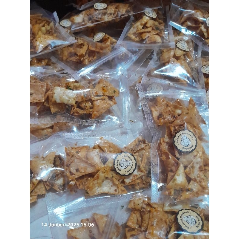 

kripik pangsit pedas jeruk