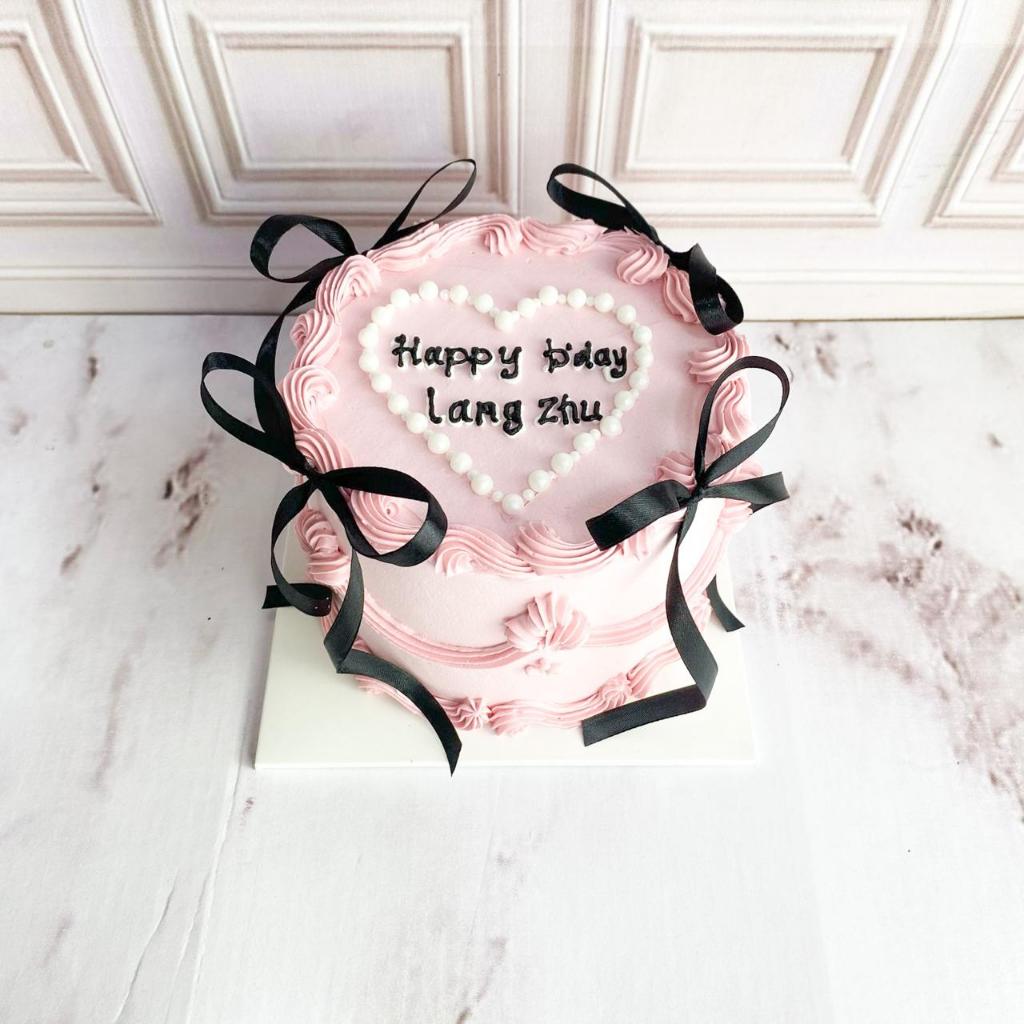 

Kue Ulang Tahun/Birthday Cake/Kue Ultah Tema Ribbon Pink/Kue Love Pink/Kue Birthday Jakarta