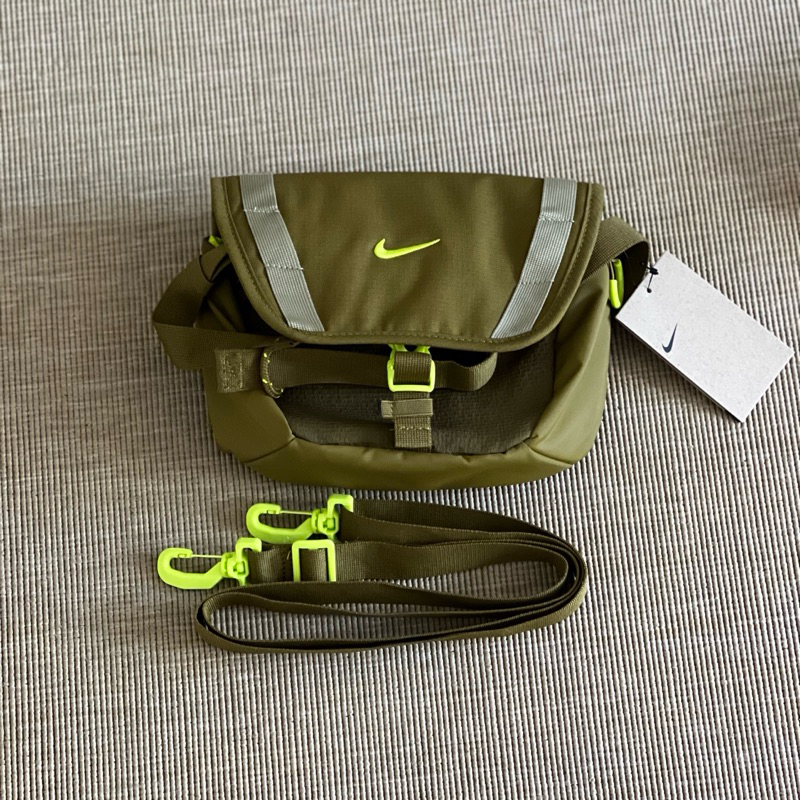 NIKE HIKE SLING BAG GREEN