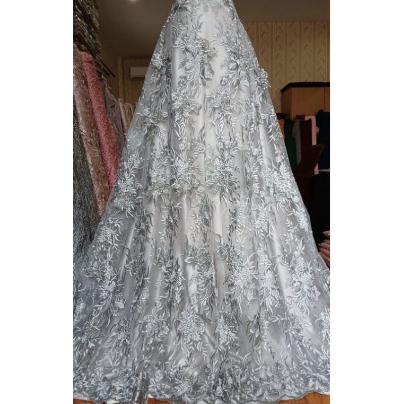 BAHAN KEBAYA TULLE BUNGA TIMBUL /TULLE  DENGAN PAYET MUTIARA DAN POLOS.TERDAPAT BEBERAPA MOTIF BUNGA