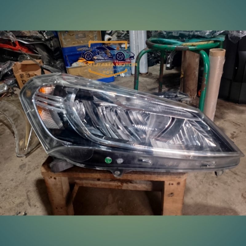 headlamp mobil Daihatsu sirion 2018 2019 2020 original