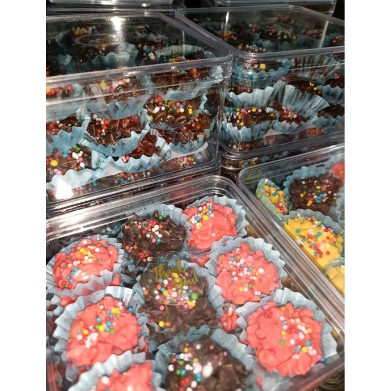 

Coklat Kacang Lebaran Wadah Toples