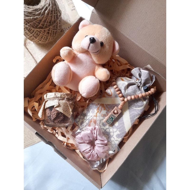 

Gift Box/Hampers Box