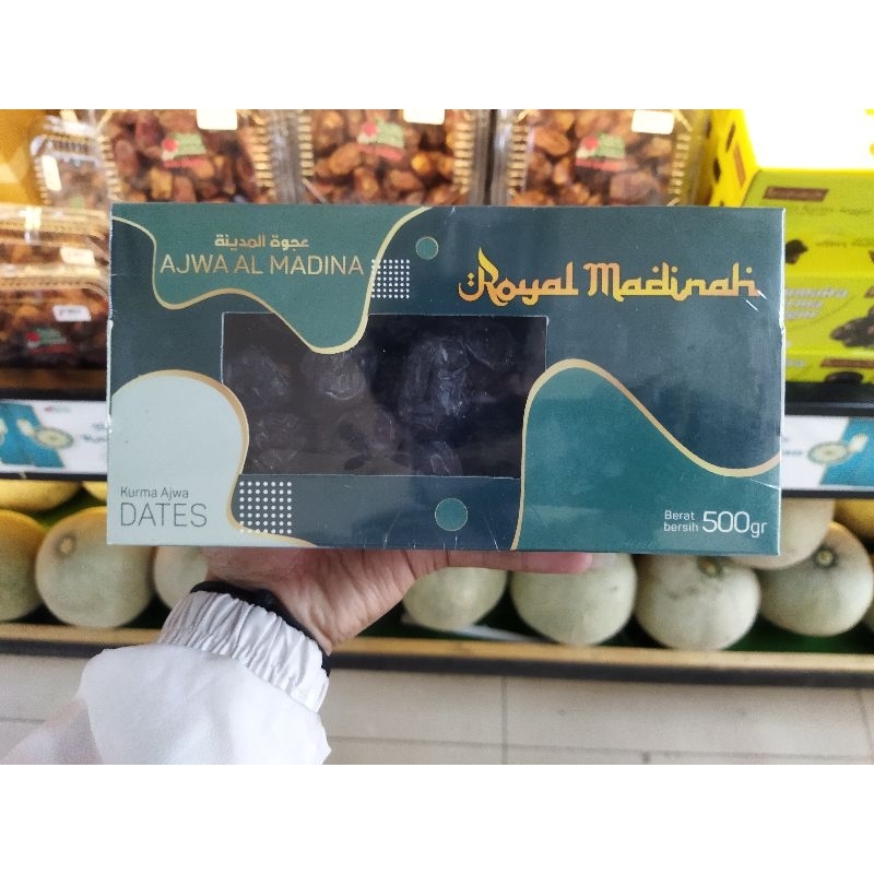 

Kurma royal madinah ajwa 500gram