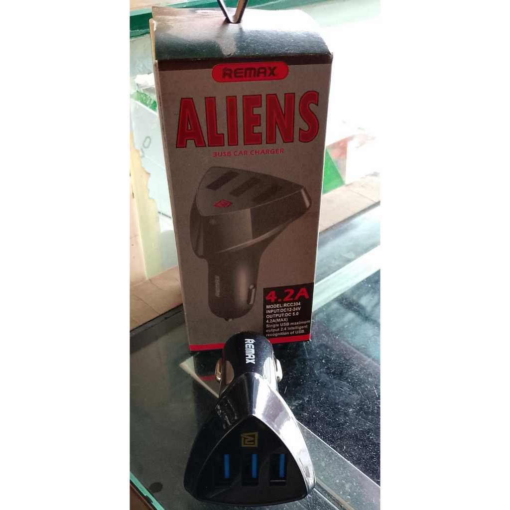 remax aliens 3 usb car charger 2,4A
