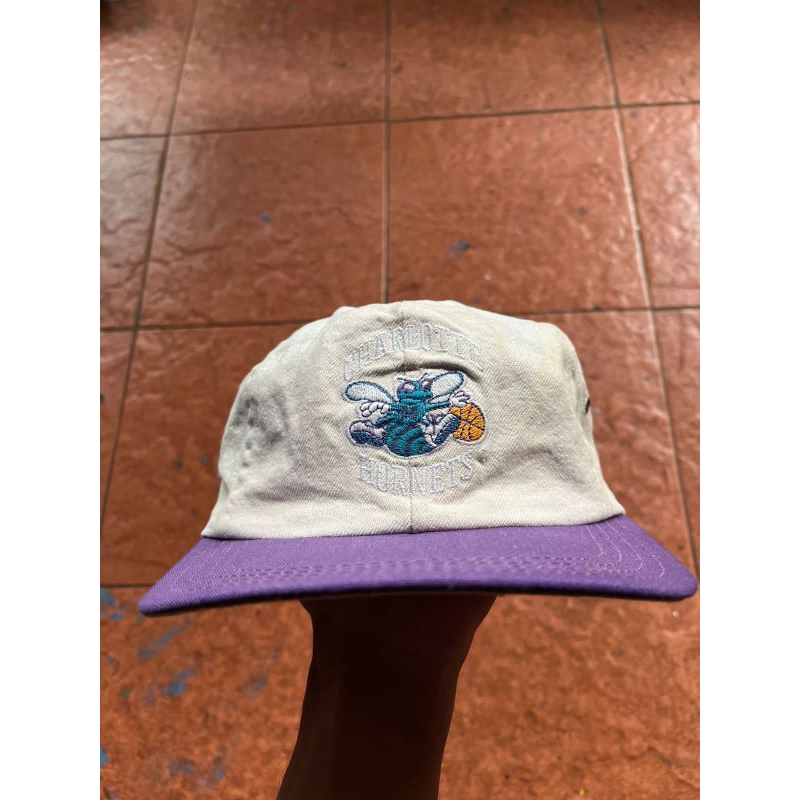 Topi vintage charlotte hornets size all