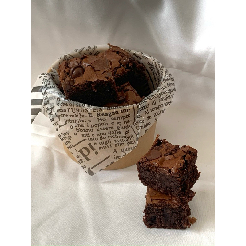 

FUDGY BROWNIES BOWL 8oz