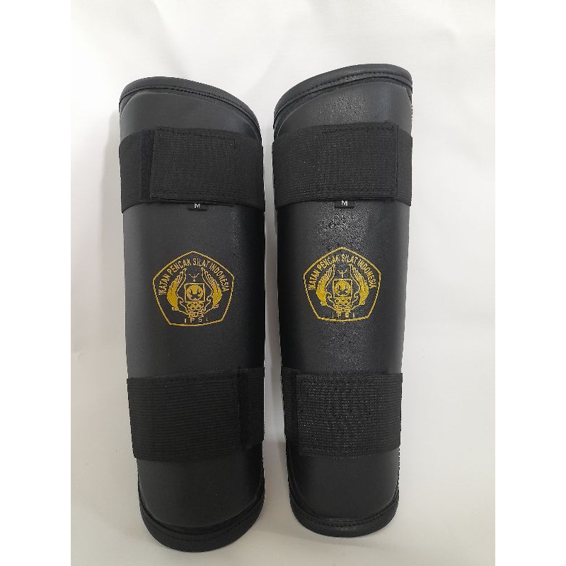 Deker/pelindung kaki silat