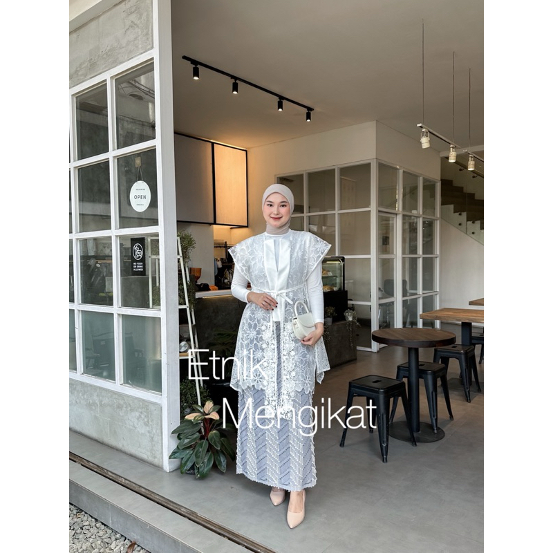 ETNIK MENGIKAT | ONE SET TENUN BULU MAURA LIGHT GRAY