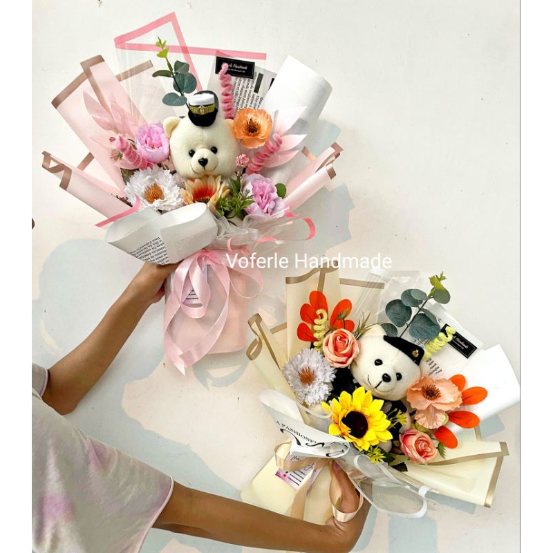 Buket Bucket Bouquet Bunga Boneka Wisuda Graduation Sekolah Profesi  Artificial Palsu