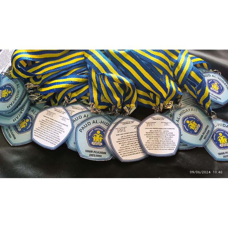 

medali kalung alumni akrilik