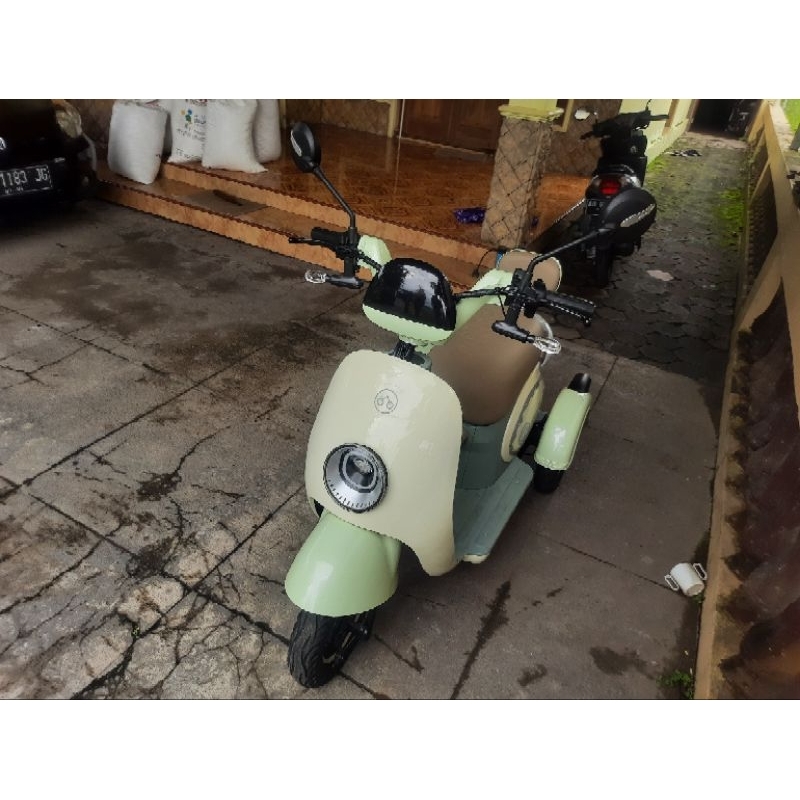 sepeda listrik roda tiga