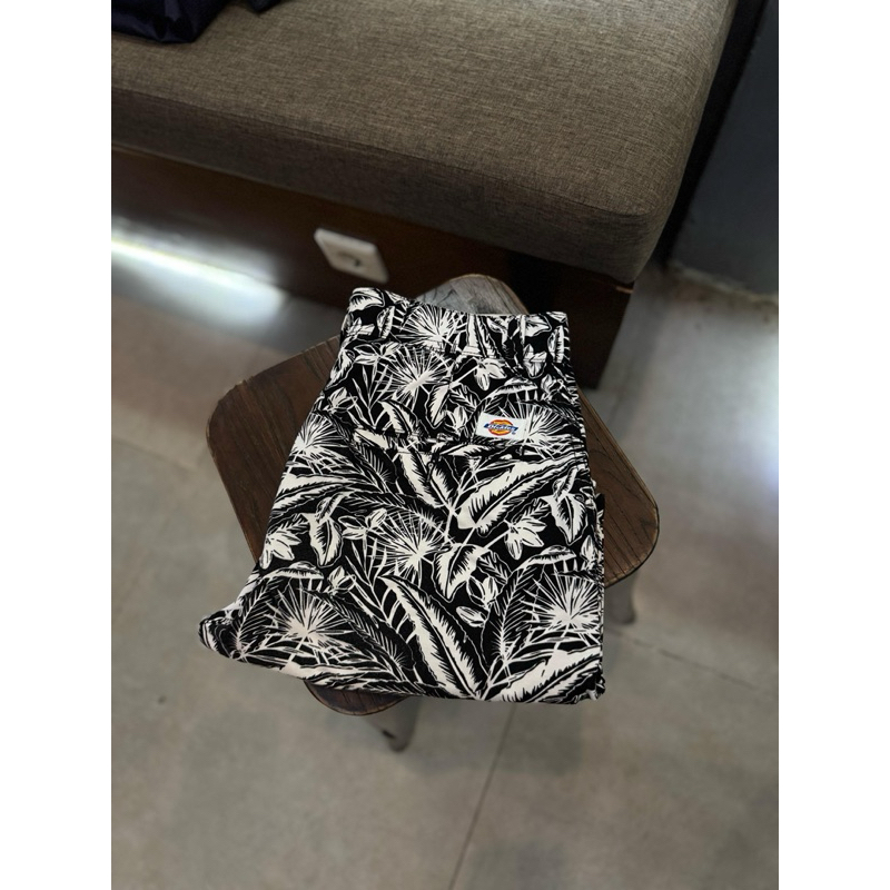 Celana Pendek Dickies Pantai