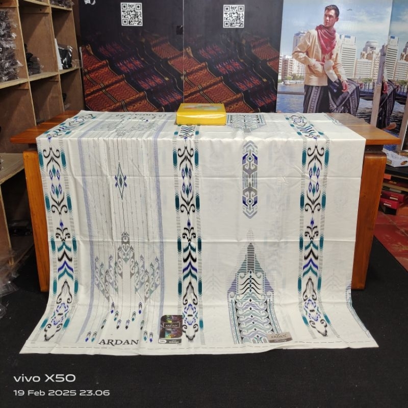 SARUNG ARDAN PUTIH TYPE FAMILY