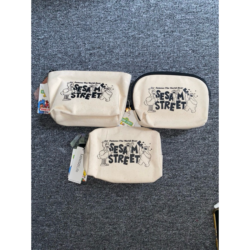 Dompet Miniso x Sesame Street Original Baru Pouch Miniso x Sesame Street Dompet Sesame Street Pouch 