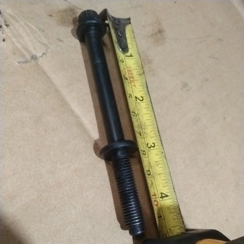 BAUT CYLINDER HEAD DEKSEL MITSUBISHI KUDA KARBURATOR 1.6