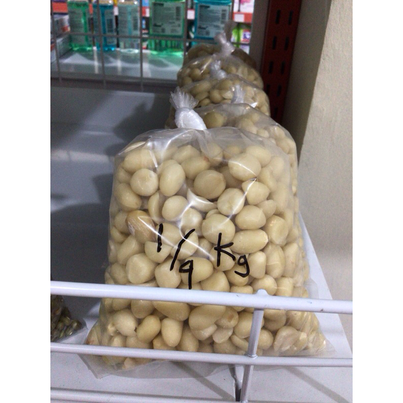 

kacang tanah kupas 1/4kg