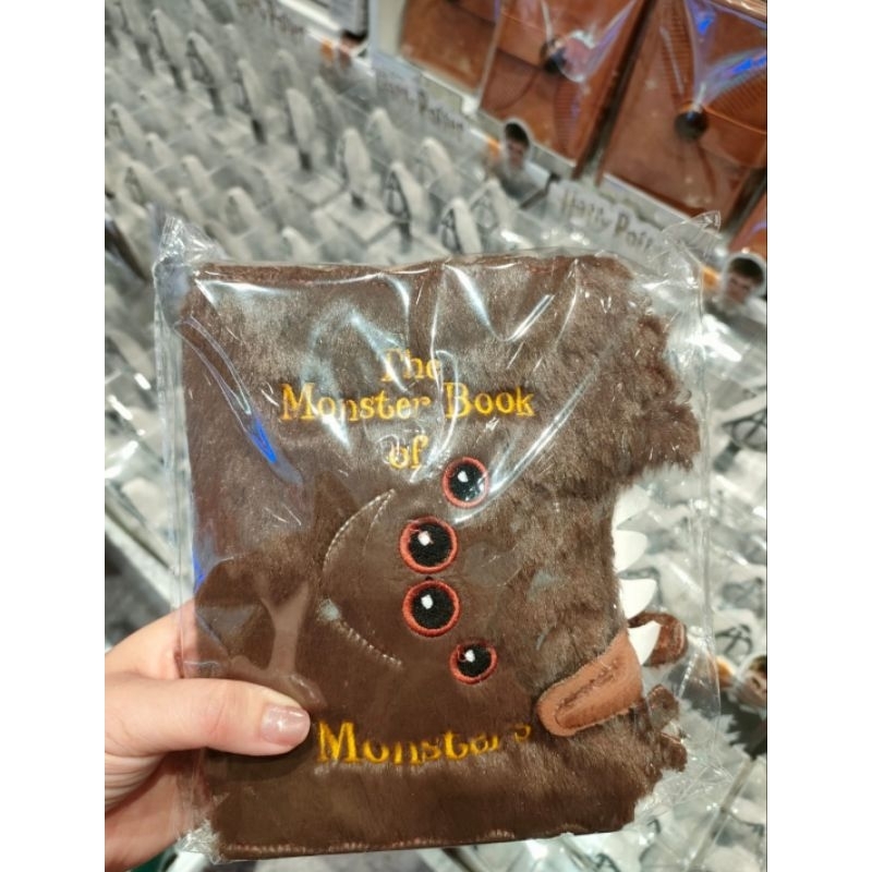 

Buku Monster Book Harry Potter x Miniso