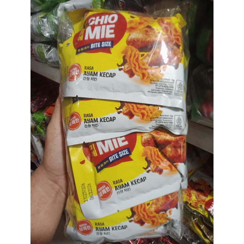 

Chio Mie Bite Size Snack Rasa Ayam Kecap 10Pcs