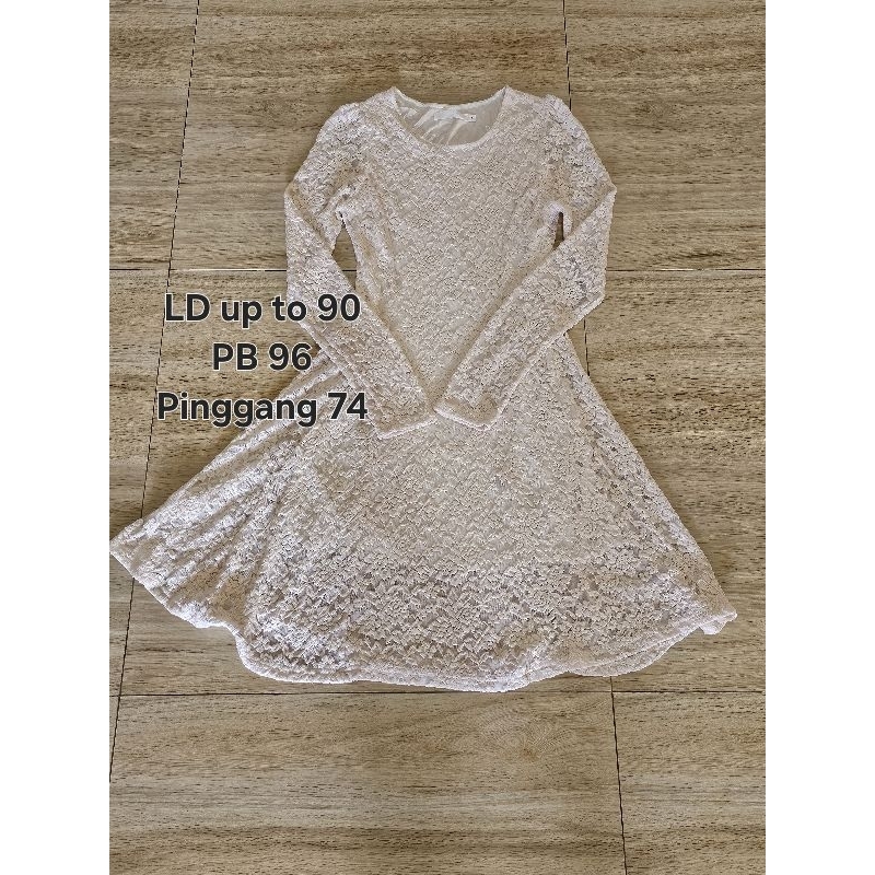 Preloved dress putih lengan panjang