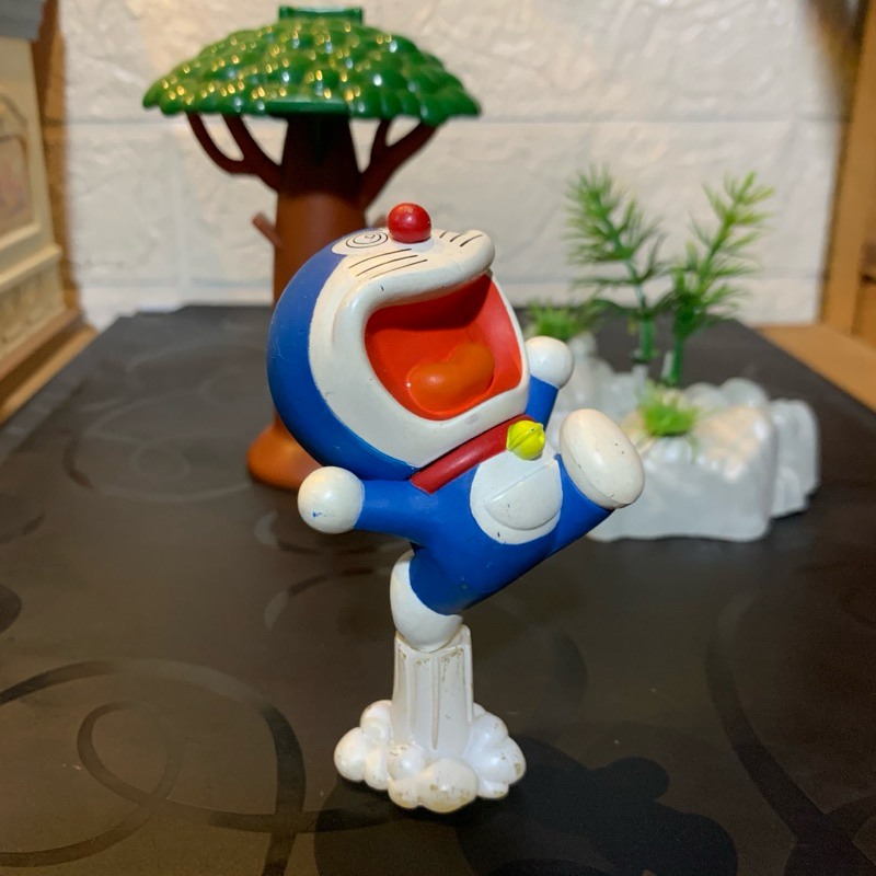 figure doraemon ori