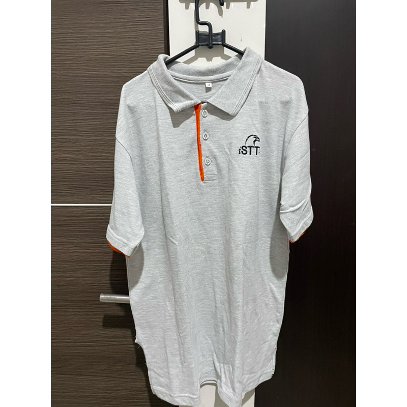 Baju Kemeja Pria Warna Abu Abu Jarang Digunakan Bahan Kain Dingin Polos