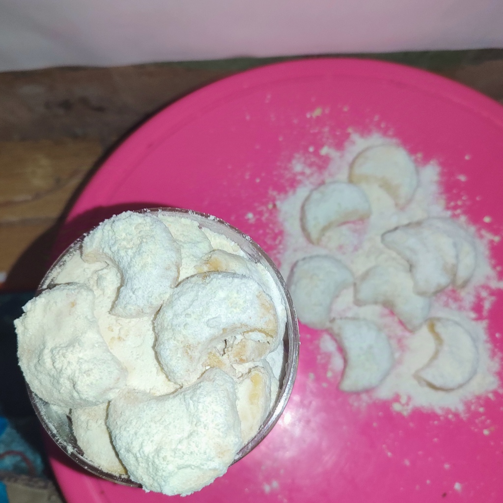 

Kue Lebaran Kue Kering Kue Putri Salju Kemasan Toples Dan Kiloan