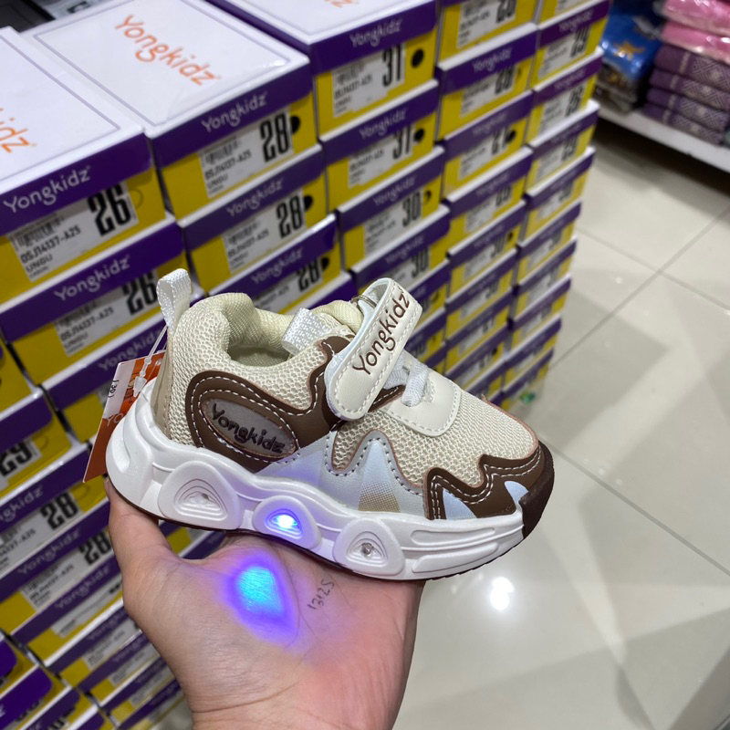 Yongkidz Sepatu anak LED (21-25)