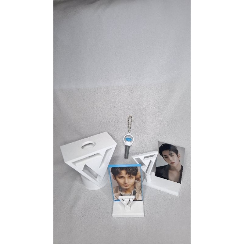 Seventeen standee lighstick