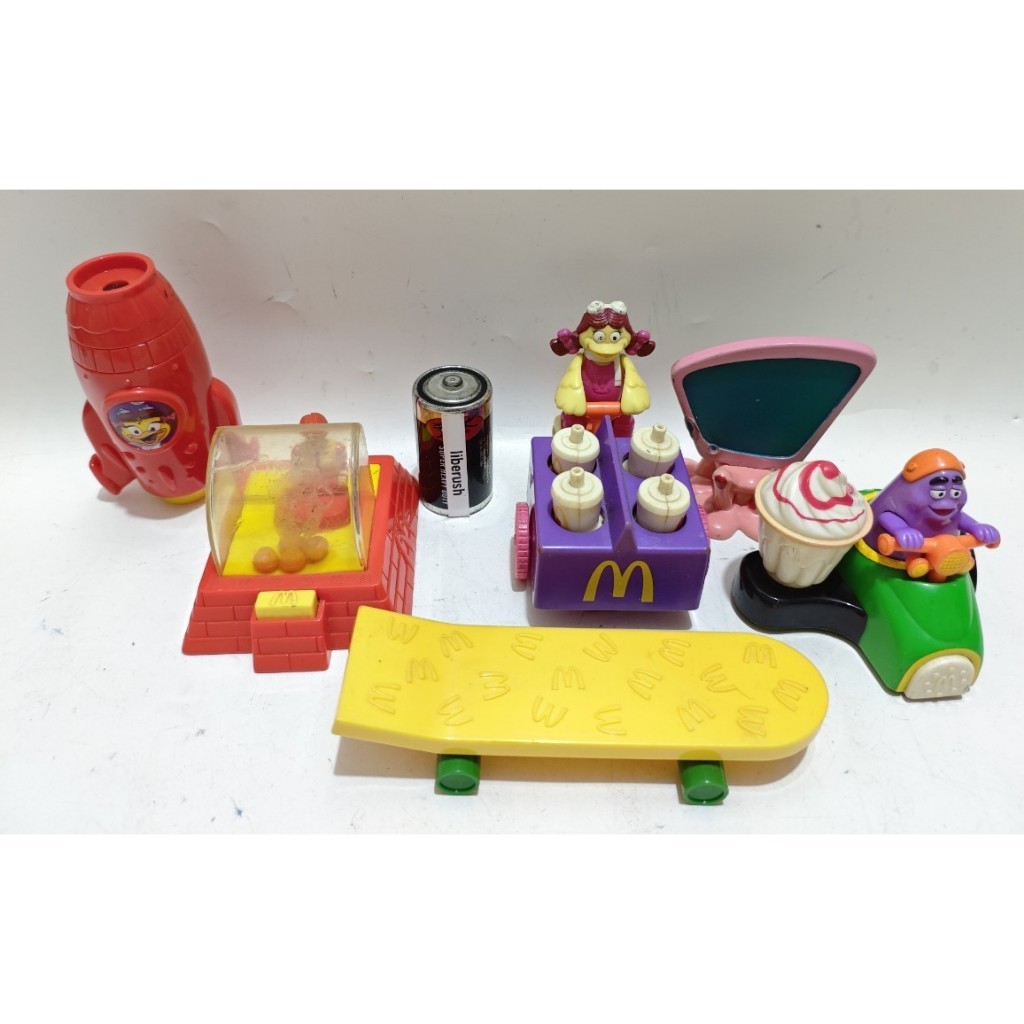 Set vintage happy meals mcd birdie kaleidoscope , mcd ronald basketball games , mcd peanuts skate bo