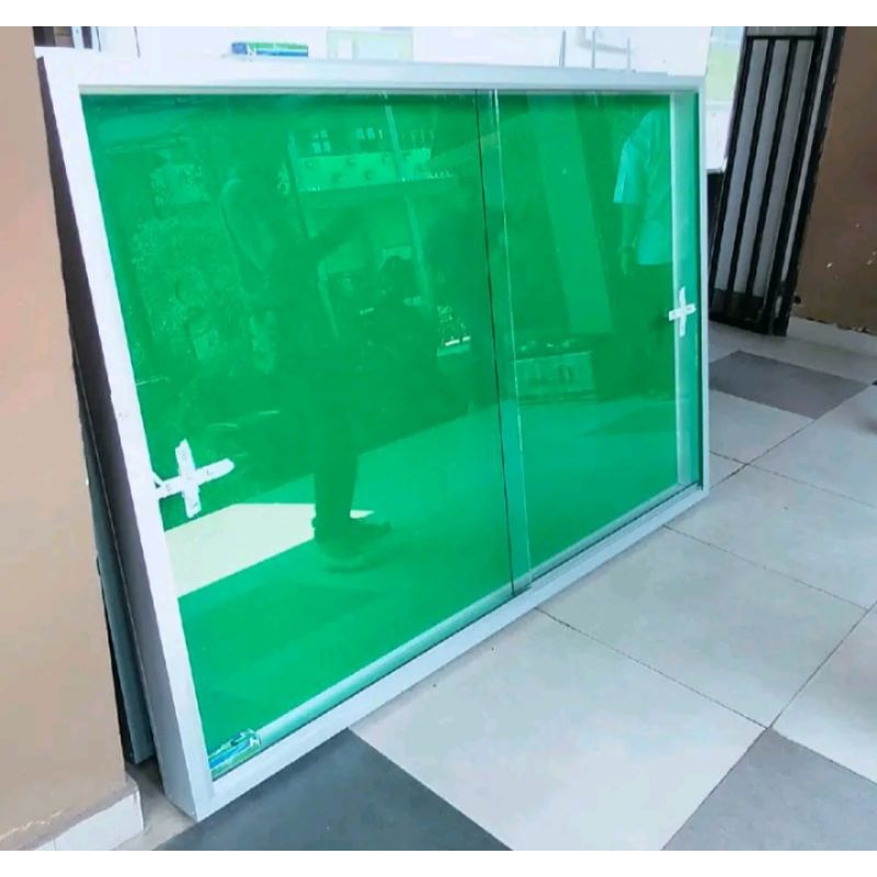 

( Khusus area karawang, purwakarta dan subang ) Mading pengumuman kaca panjang 180cm tinggi 120cm