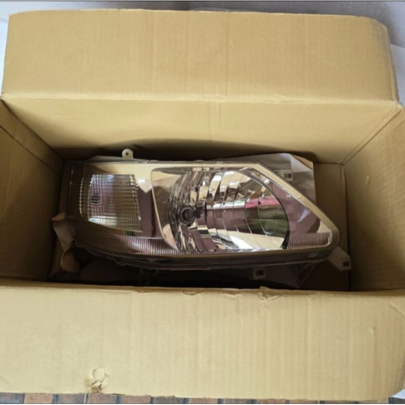 Headlamp Kanan NISSAN SERENA C24 ORIGINAL