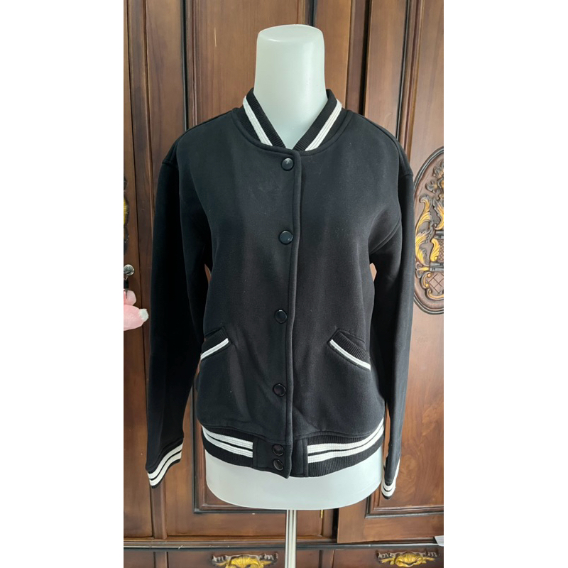 Jaket Varsity Spao