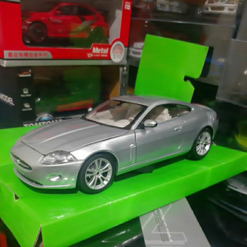 Diecast Welly Skala 1:24 Jaguar XK Coupe Silver Baru Bukan Bekas Komplit