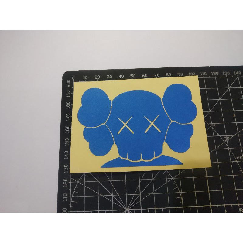 

stiker cutting kaws