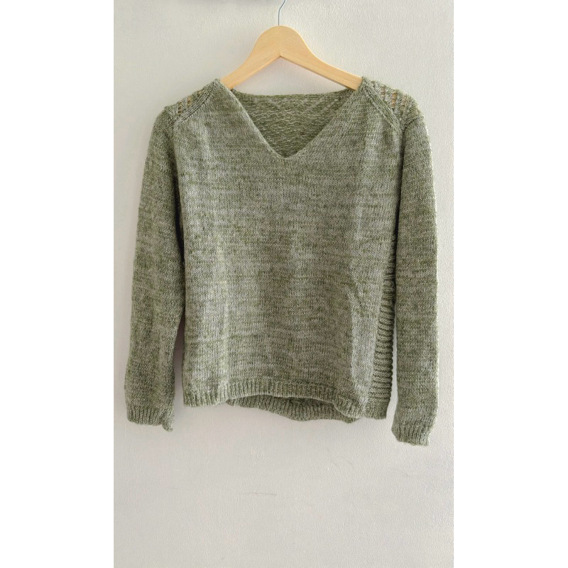 Sweater rajut sage green