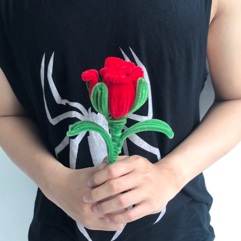 BUNGA MAWAR MERAH KAWAT BULU  1 TANGKAI