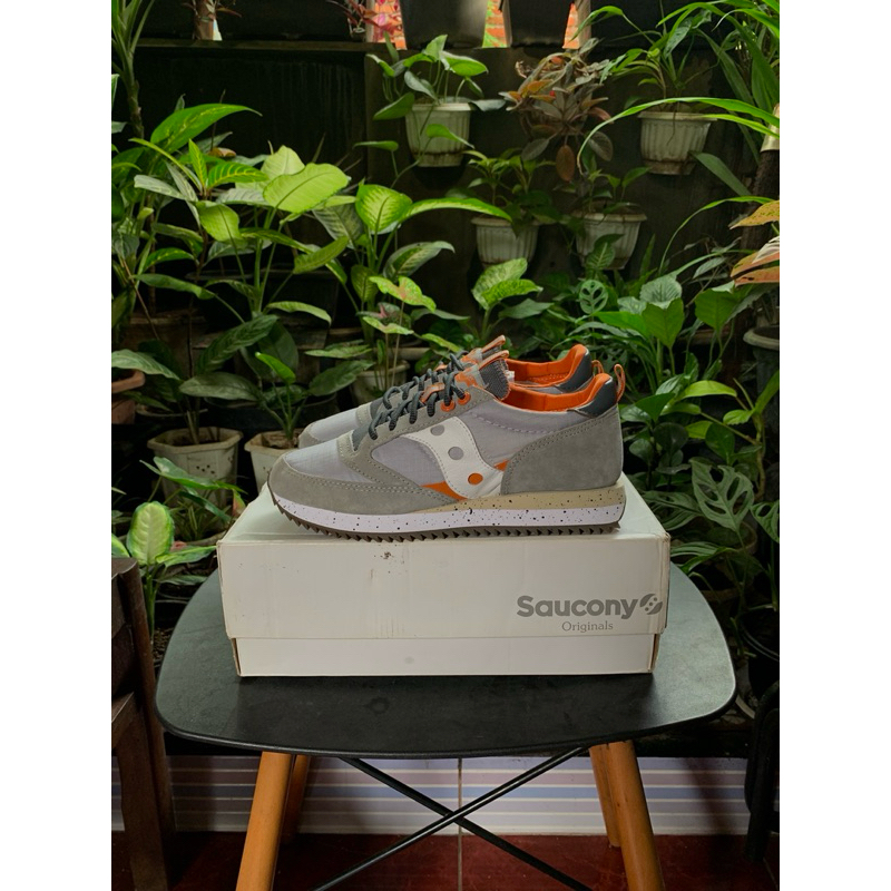 sepatu sneakers saucony jazz 81 original s70675-4