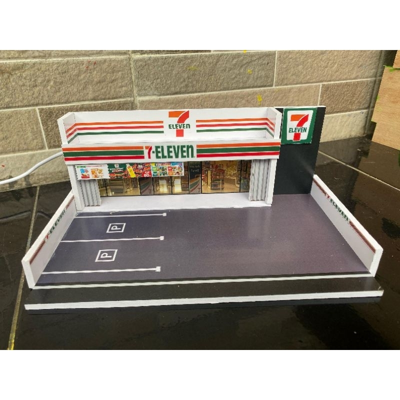 DIORAMA DIECAST HOTWHEELS 7 ELEVEN SEKALA 1:64