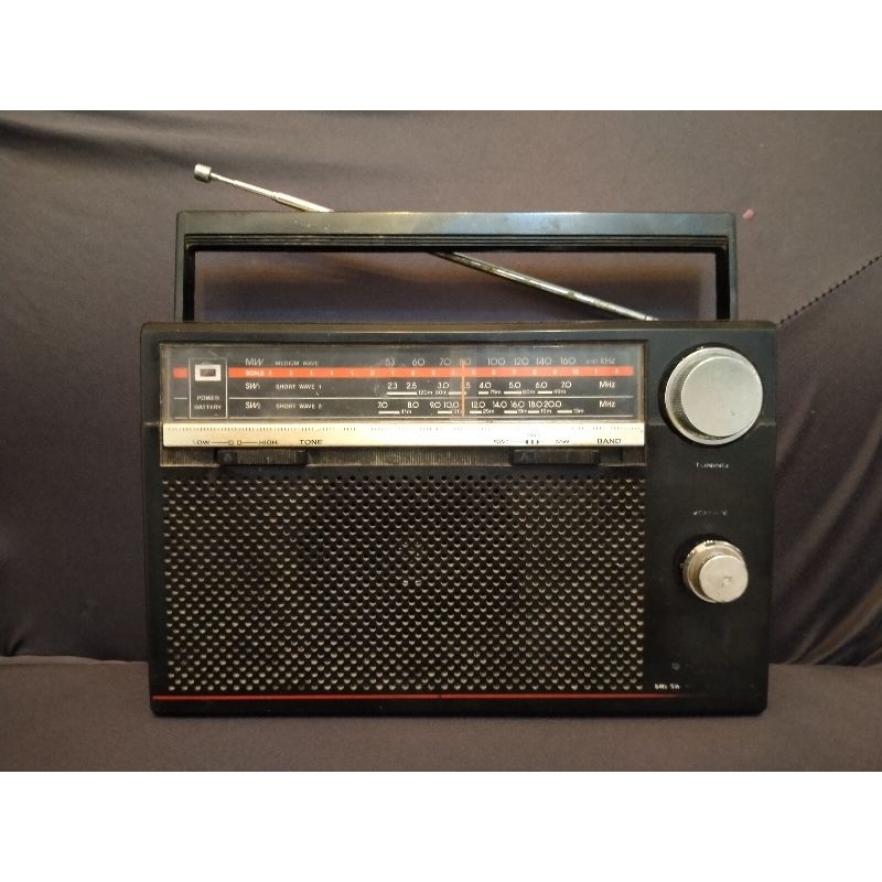 Radio jadul Sanyo RP-3800 nyala FM